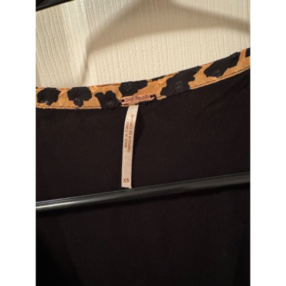 Free People Leopard wrap style tie waist dress - Picture 2 of 11